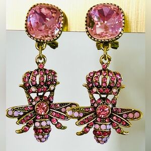 Heidi Daus 🆕 “Her Majesty The Queen” 🐝 Bee omega dangle earrings